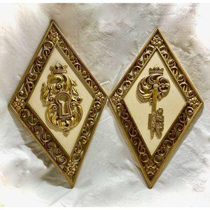 Vintage 1960s Syroco Locke & Key Castle Diamonds Art